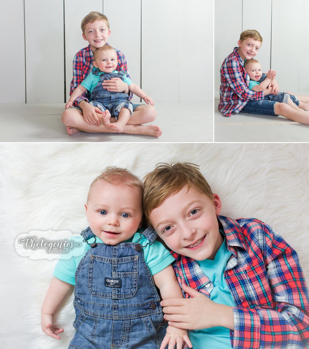  sitting_up_session_siblings_photography_ideas_boy_props_poses_cute_bowtie_hat_studio 